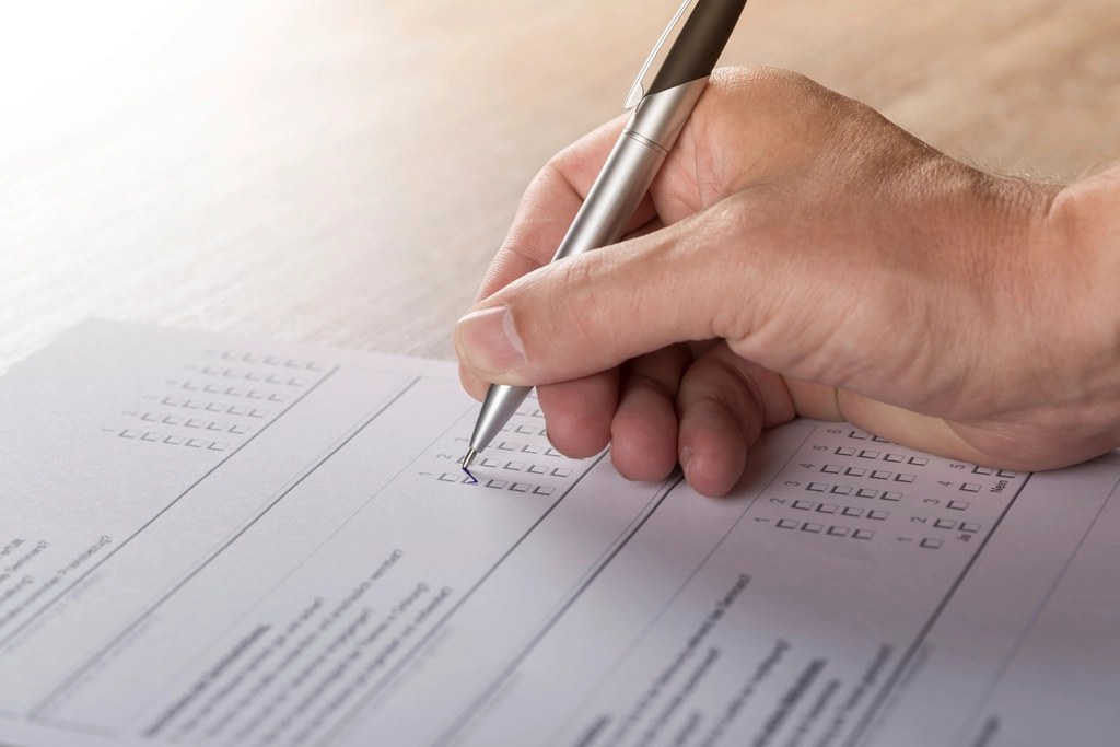 Html form best practices: free man filling form