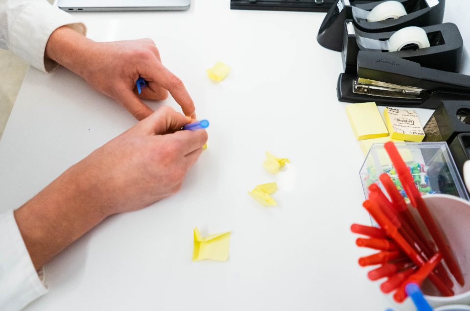 Card sorting: sticky Notes