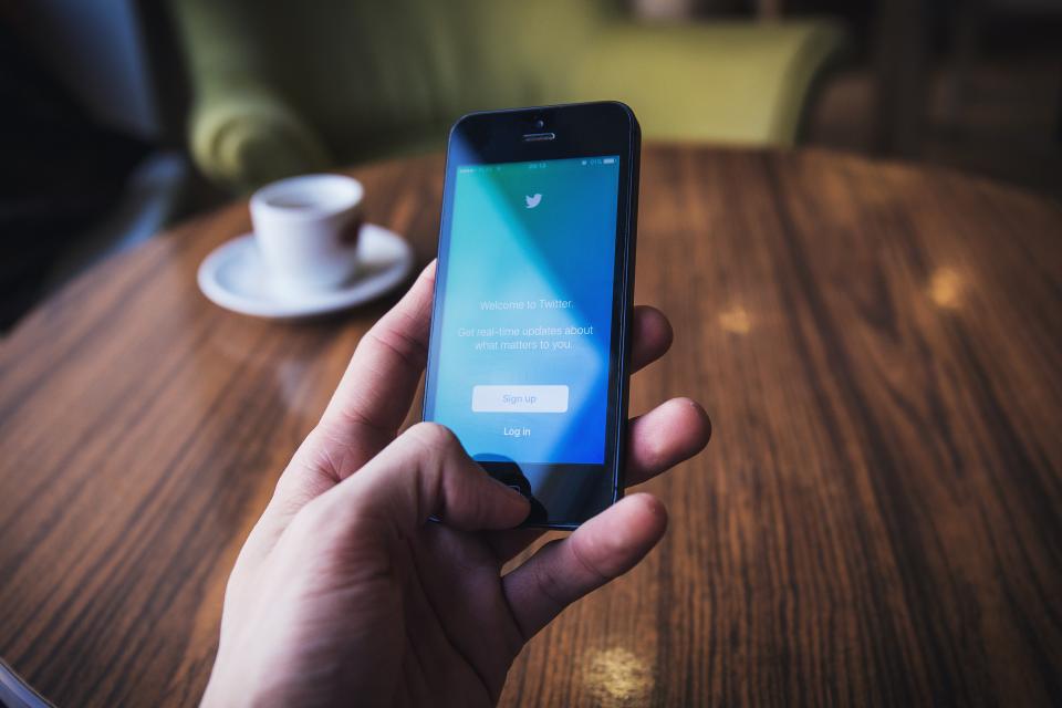 Mobile app design: twitter Socialmedia