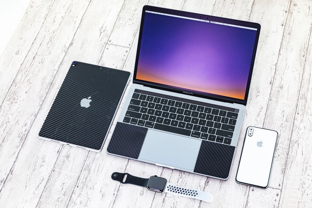 Responsive design breakpoints: apple's macbook, digital device, location