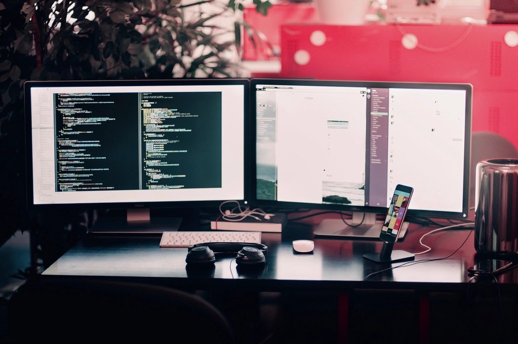 Vs code setup: two-display workspace lines code one